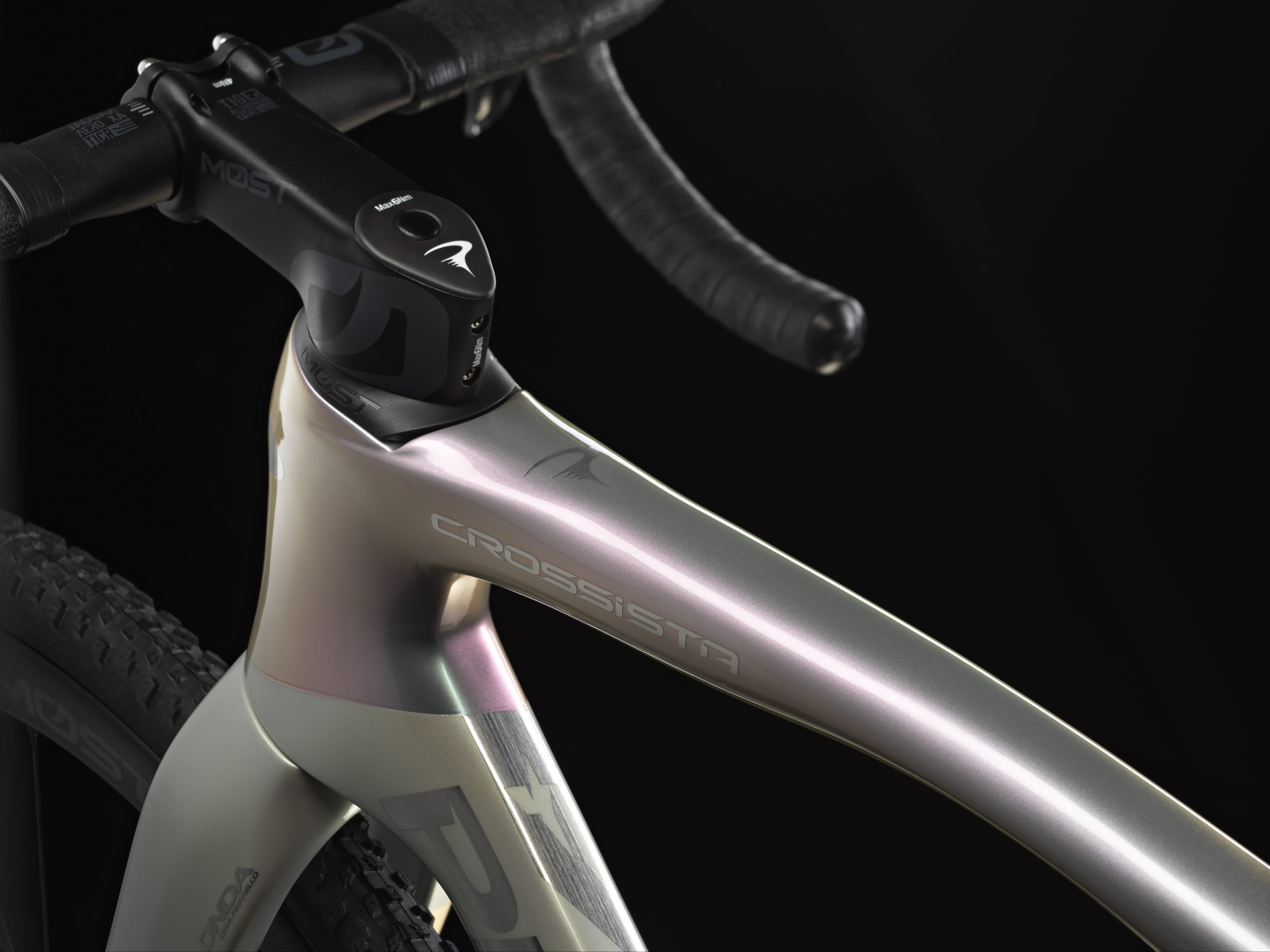 Crossista F9
