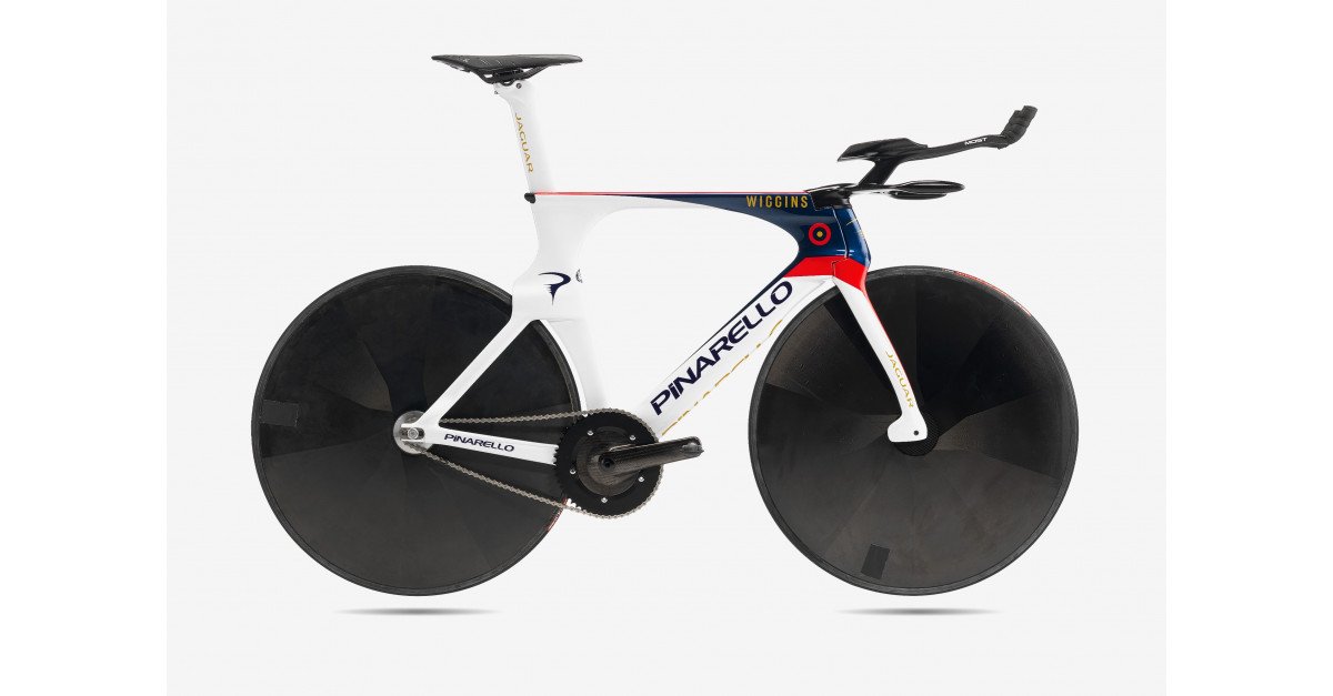 Sir Bradley Wiggins en Pinarello Global