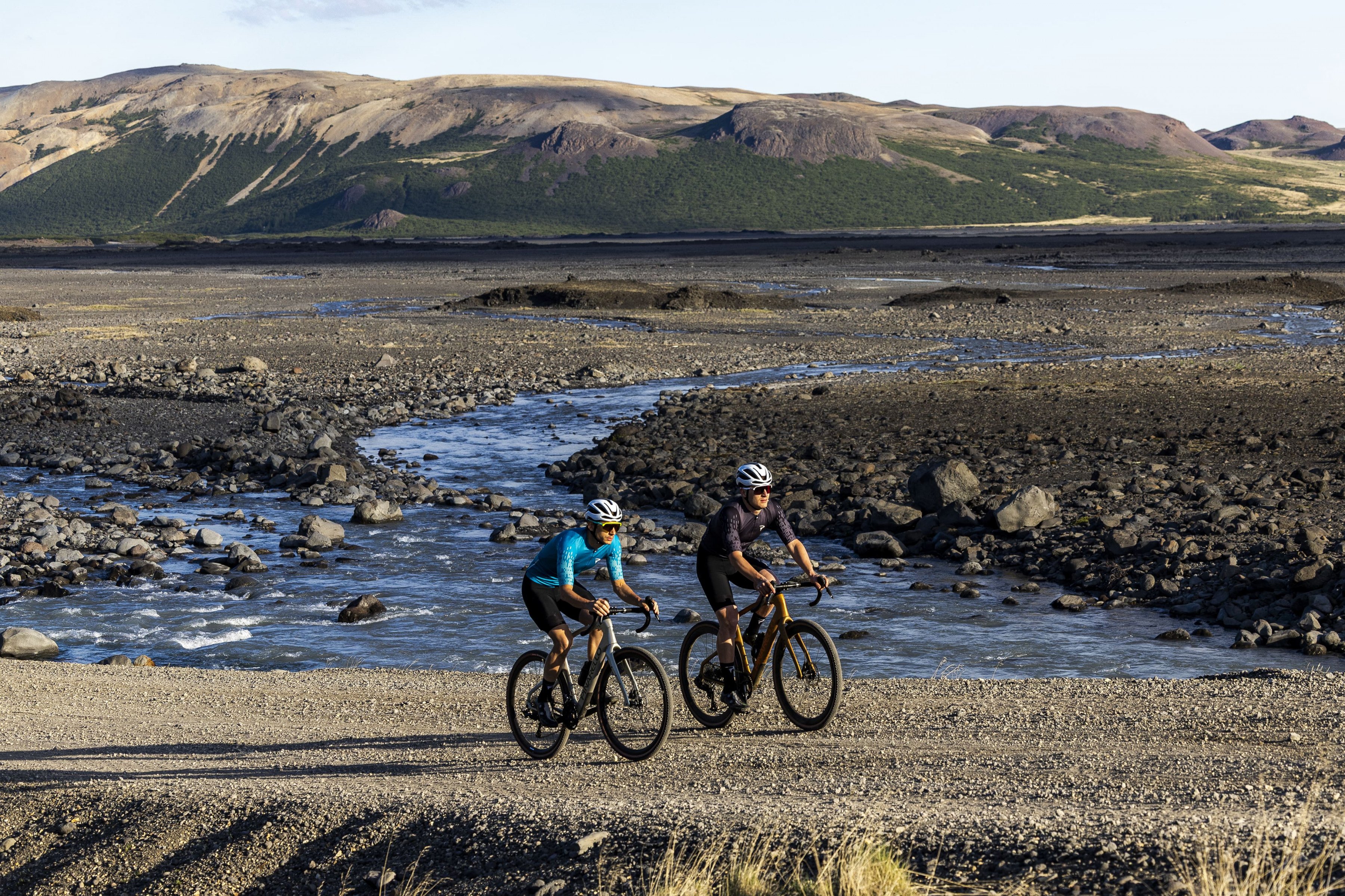 Pinarello Grevil F F5 SRAM Rival XPLR AXS 13