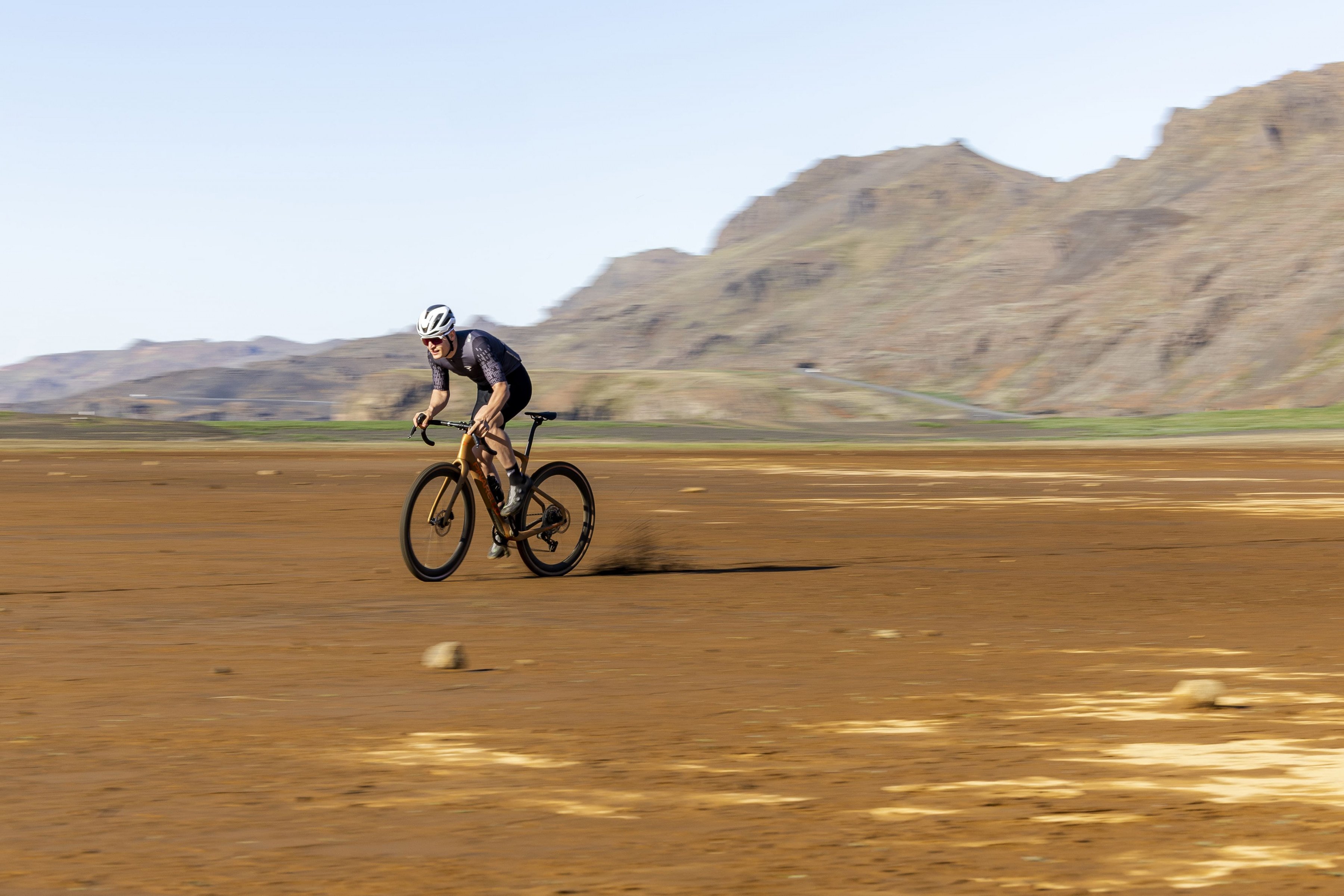 Pinarello Grevil F F5 SRAM Rival XPLR AXS 7