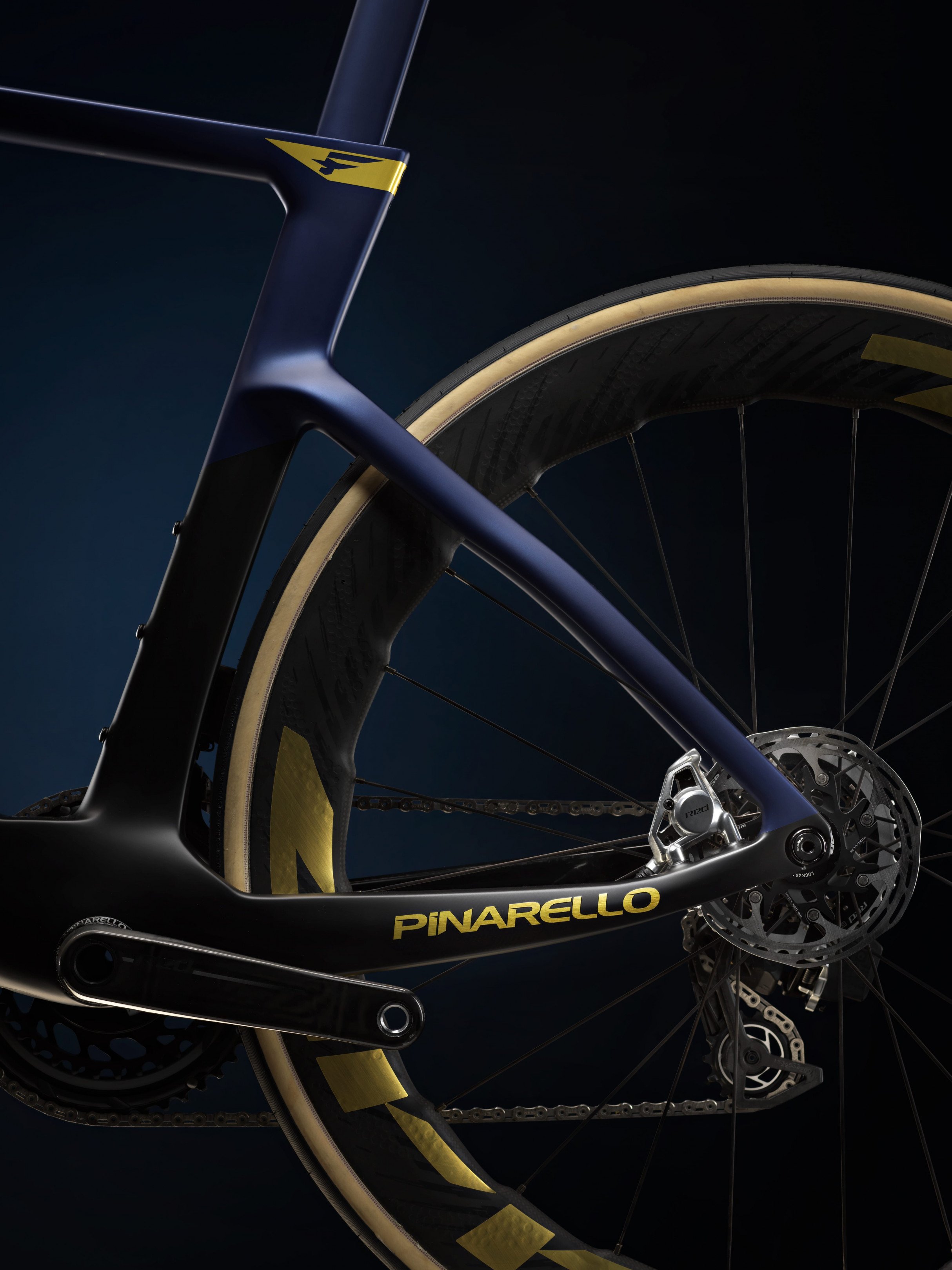 Pinarello Dogma F SRAM Red eTap AXS 23